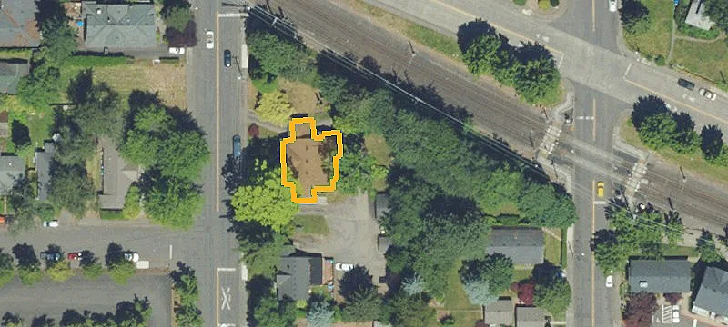 810 Main Ave