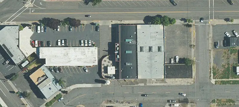 1320 Main St
