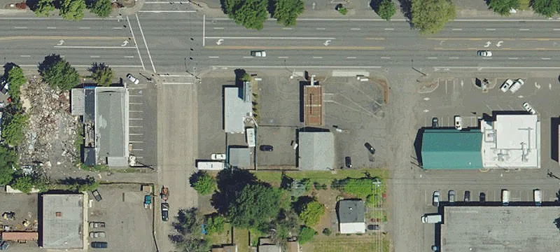 2147 Main St