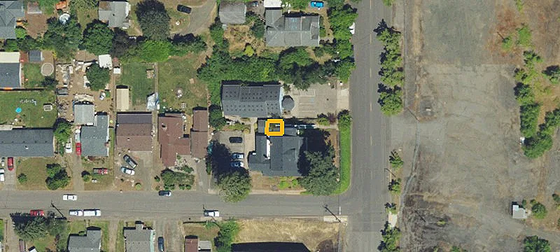 1475 Main St