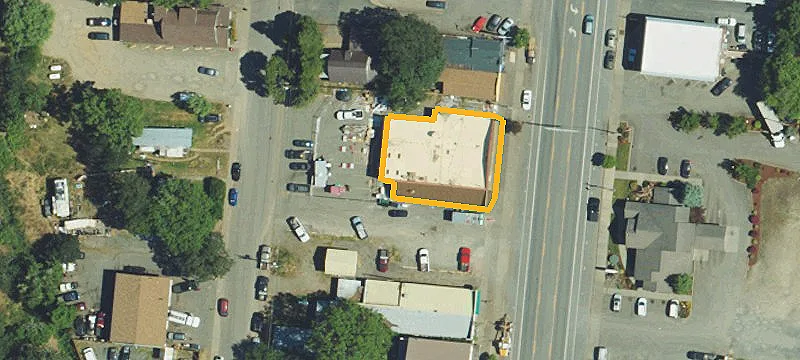 126 Redwood Hwy