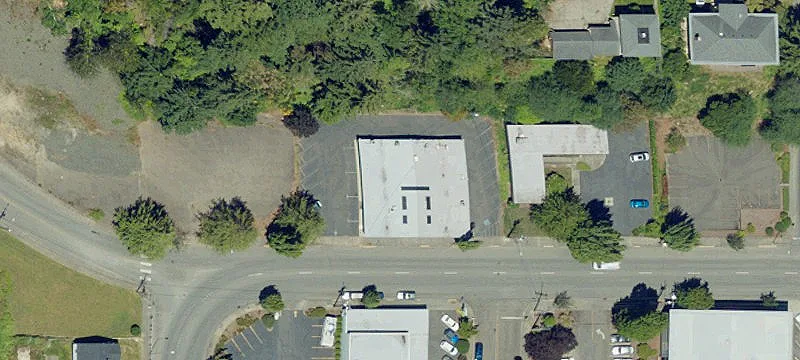 620 Commercial Ave