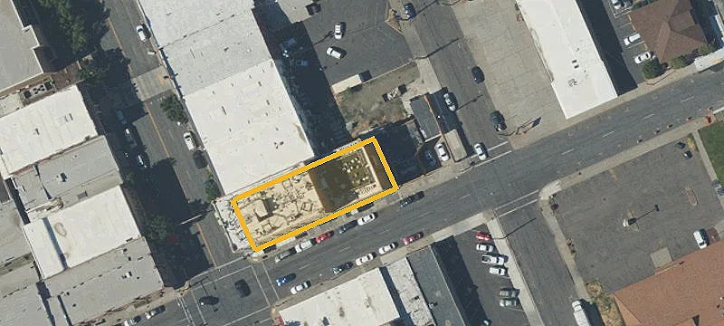 15 Emigrant Ave