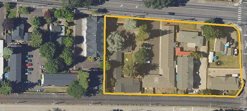 1112 Main St