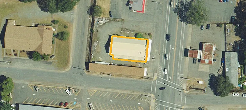 228 Redwood Hwy