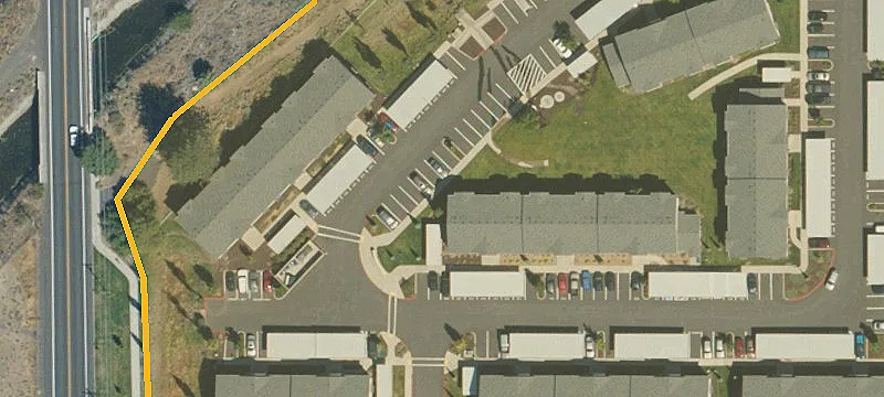 900 Warner Pl