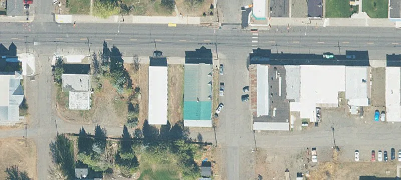 110 1st St