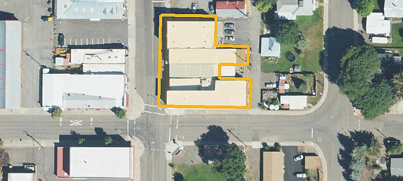 33 8th Ave