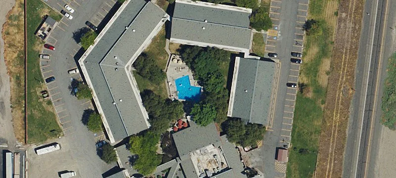 1 Sunridge Ln