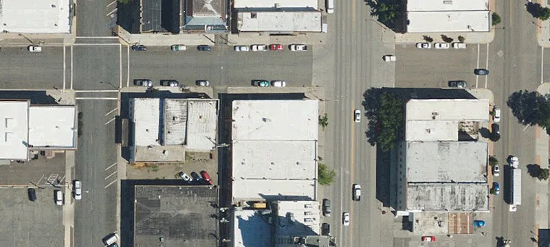 1735 Main St