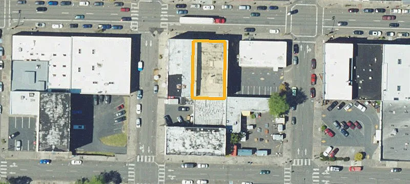 1033 Commercial St