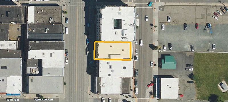 1916 Main St