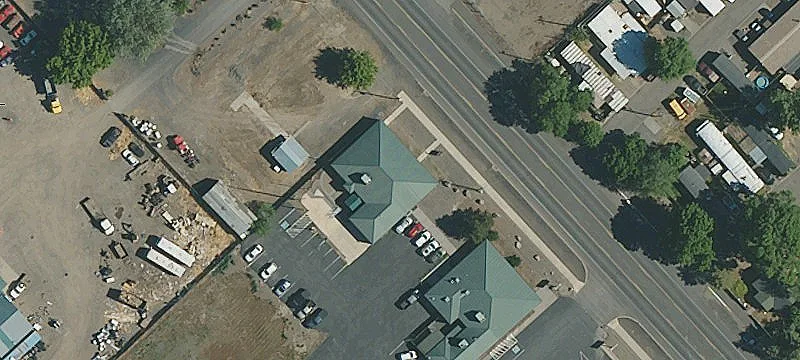 1051 Madras Hwy