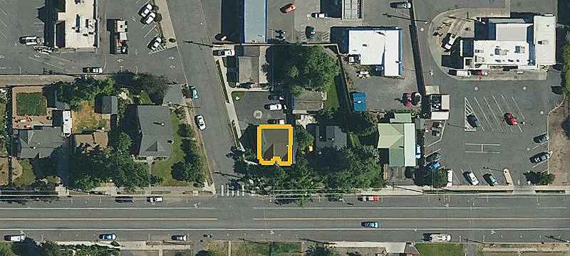 228 Maple Ave