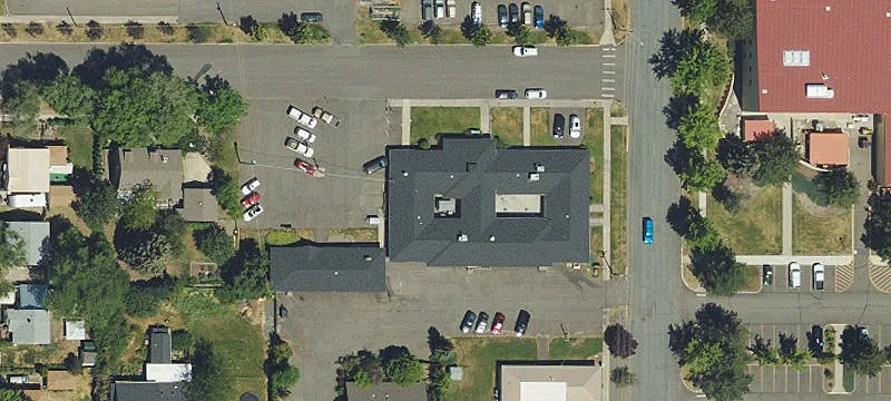 1100 J Ave