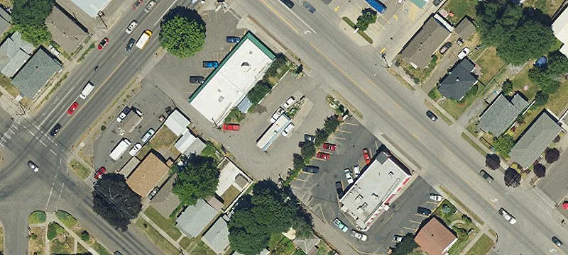 1704 12th Adams Ave