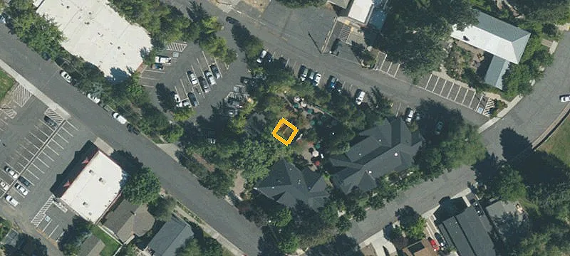 12 Louisiana Ave