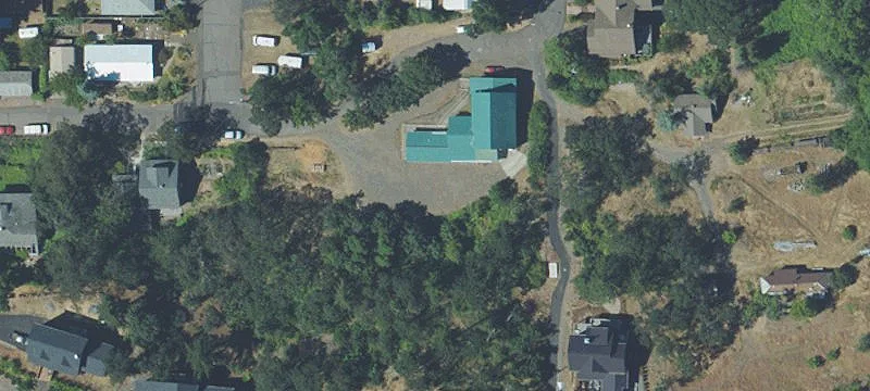 900 4th Ave