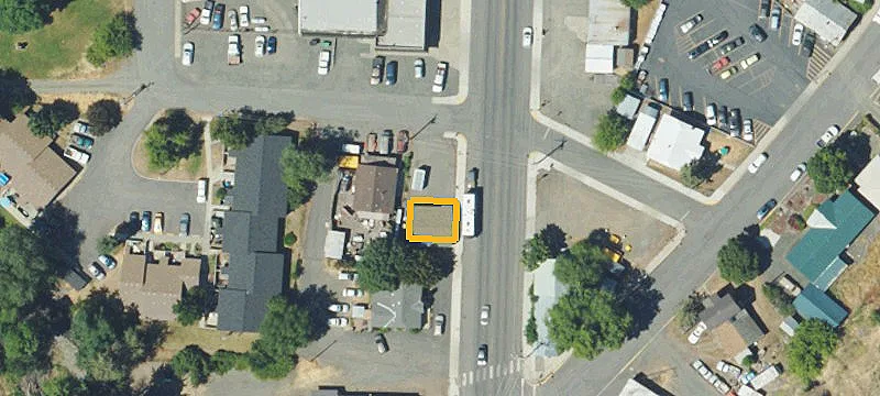 233 Cyn Blvd