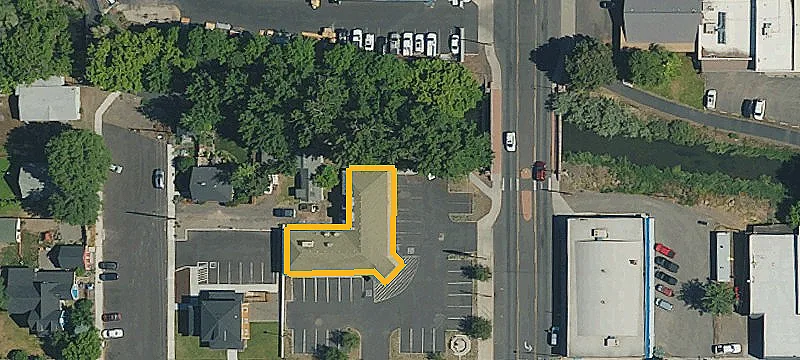 555 Main St
