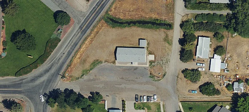 1050 Hughes Ln