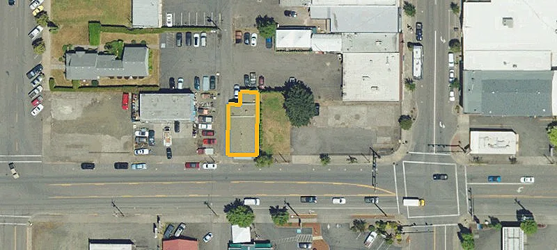 995 Main St