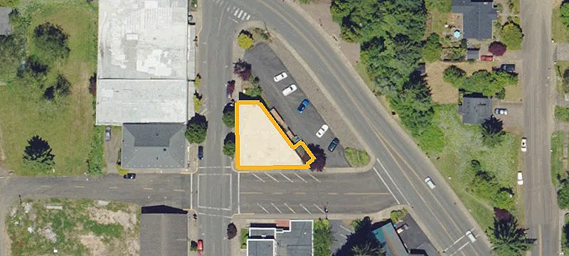320 Main St