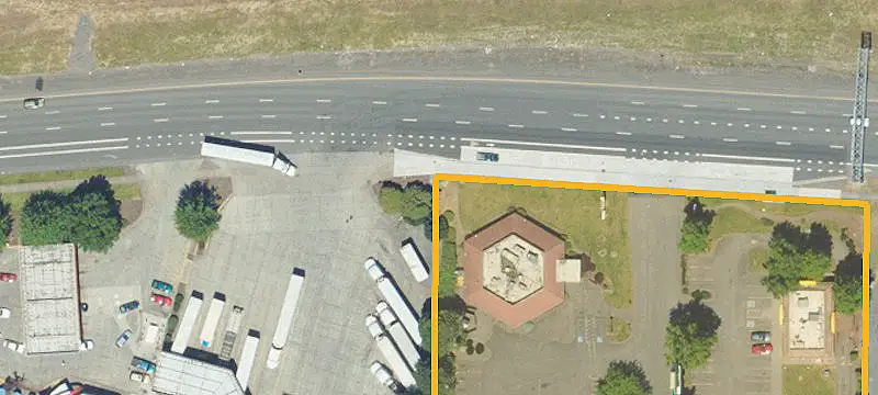 Frontage Rd