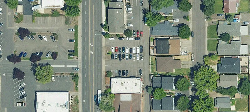 Crater Lk Ave