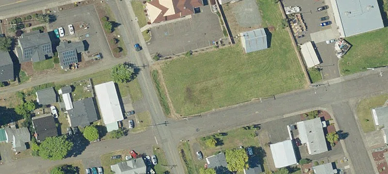 Everett Ave
