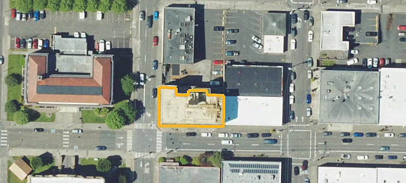 818 Commercial St