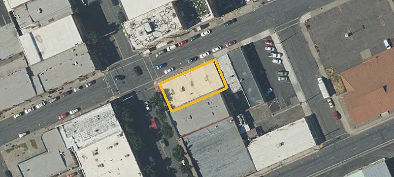 400 Main St
