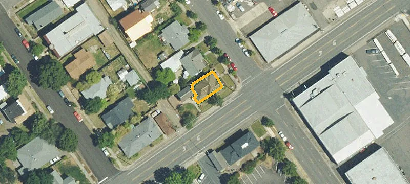 305 Grape St