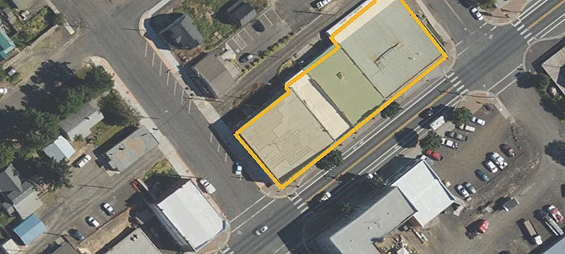 402 Main St