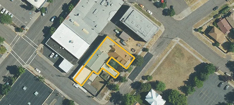 823 Walnut Ave
