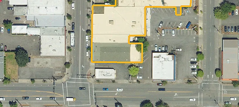 970 Main St