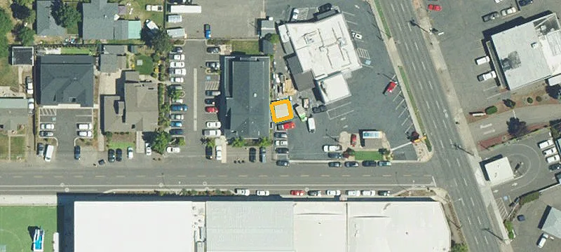 911 Riverside Ave