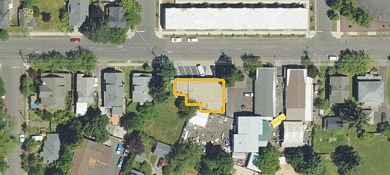 1020 1st St