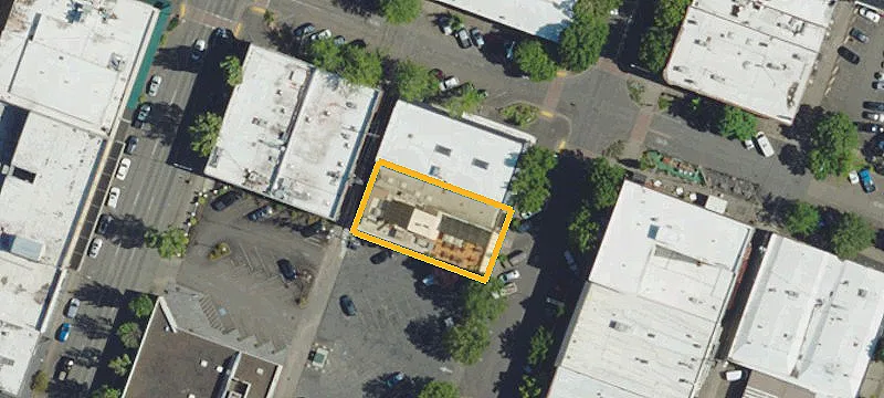 208 2nd St