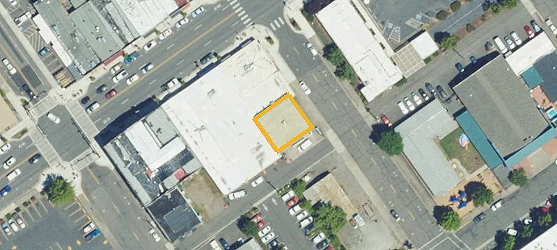 30 3rd St