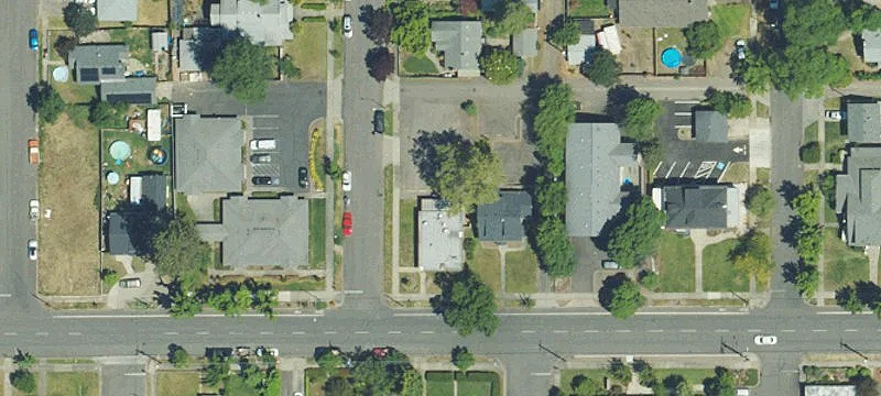 1320 Main St