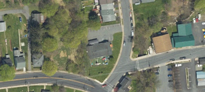 301 Main St