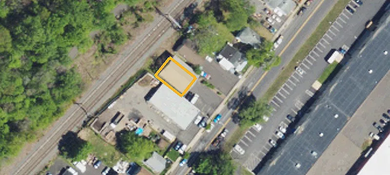 562 Davisville Rd