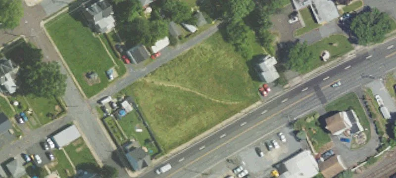 975 High St