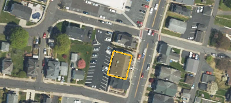 1322 Main St