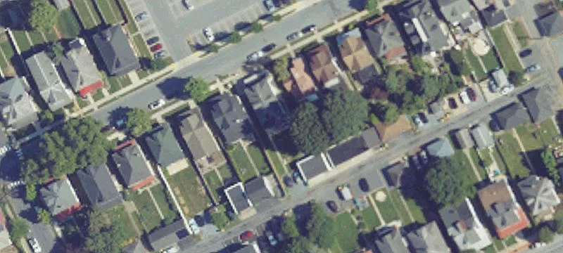 48 Caracas Ave
