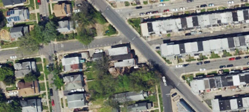702 Long Ln