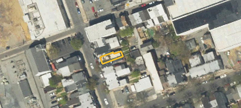 33 10th St