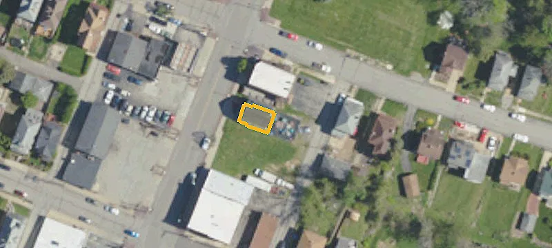 3305 Main St