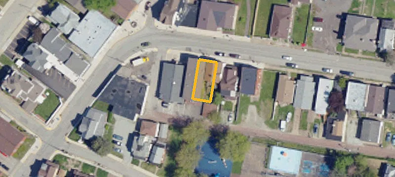 989 5th Ave